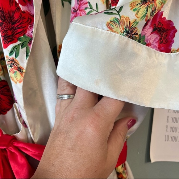 Vintage Gold Label Victoria Secret ivory red floral robe size Large - Picture 5 of 16